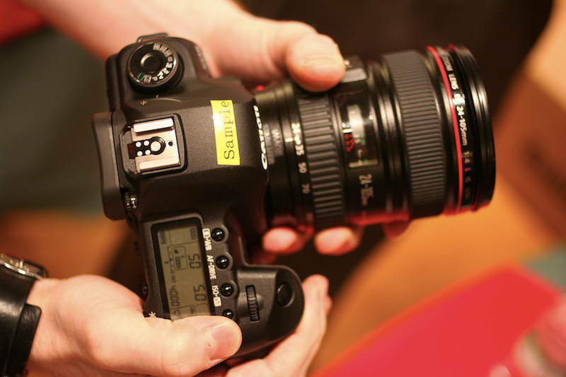 Illustration for article titled Hands-On: Canon EOS 5D Mark II